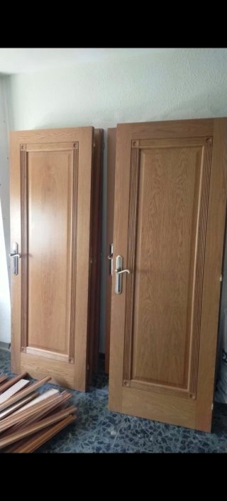 Puertas macizas de madera