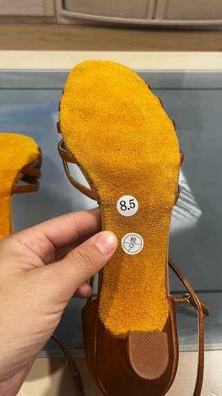 Zapatos de baile nuevos