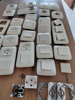 Enchufes e interruptores Simón