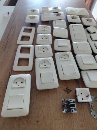 Enchufes e interruptores Simón