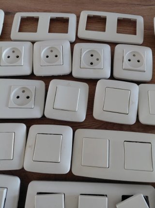 Enchufes e interruptores Simón