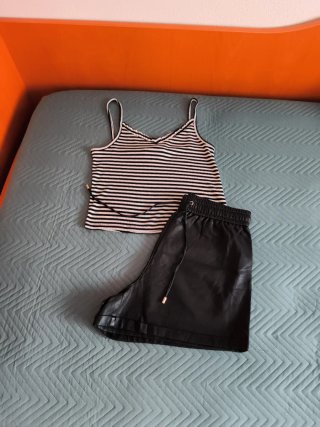 Conjunto top tirantes y shorts efecto piel