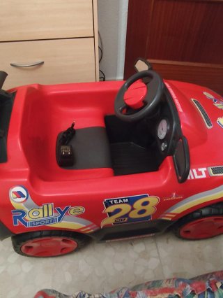 Coche eléctrico infantil rojo Rallye World Cup