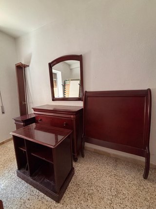 Muebles de dormitorio madera oscura (