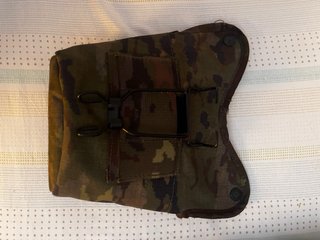 Cantimplora militar con cubilete y funda