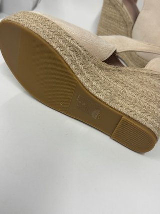 Sandalias cuña beige talla 37
