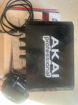 Akai EIE Pro Interfaz Audio USB Profesional