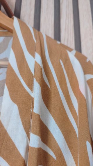 Kimono Parfois Beige y Blanco Talla Única
