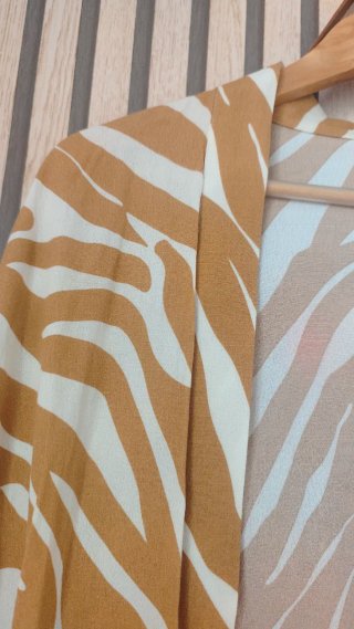 Kimono Parfois Beige y Blanco Talla Única