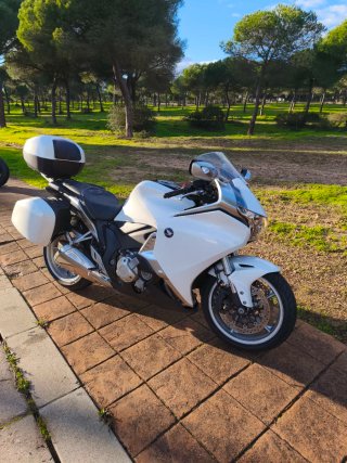Honda VFR 1200 DCT Blanca