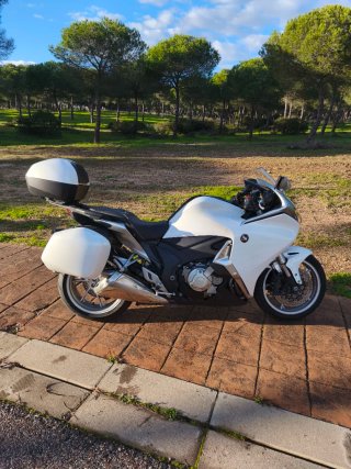 Honda VFR 1200 DCT Blanca