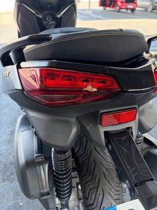 Yamaha Xmax Tech Max 300 Negra