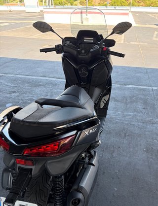 Yamaha Xmax Tech Max 300 Negra