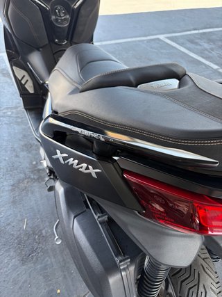 Yamaha Xmax Tech Max 300 Negra
