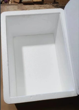 Nevera isotérmica blanca