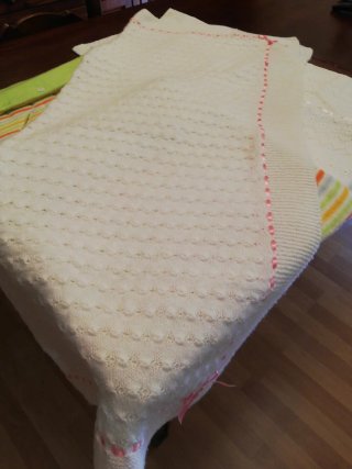 Saco y mantón de bebé hecho a mano