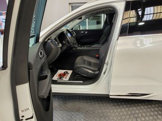 Volvo XC60 Core Recharge Plug-In Hybrid AWD