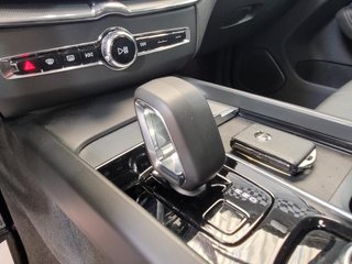 Volvo XC60 Core Recharge Plug-In Hybrid AWD