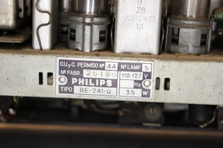 Radio de válvulas, transistor Philips Ibérica modelo BE-241-U. 1951.