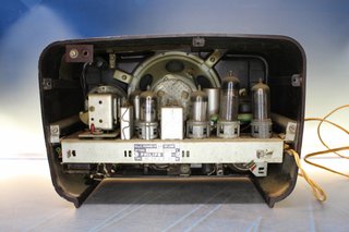 Radio de válvulas, transistor Philips Ibérica modelo BE-241-U. 1951.