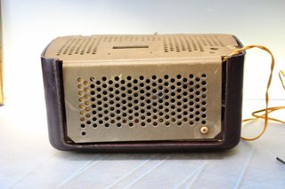 Radio de válvulas, transistor Philips Ibérica modelo BE-241-U. 1951.