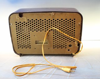 Radio de válvulas, transistor Philips Ibérica modelo BE-241-U. 1951.