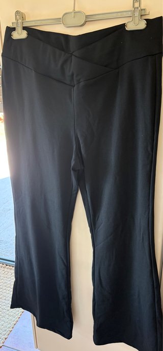 Pantalón tipo legging negro