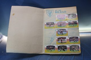 Álbum de cromos: Campeonato Liga 84-85 1ª División. Cromos Cano. Incompleto.