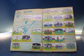 Álbum de cromos: Campeonato Liga 84-85 1ª División. Cromos Cano. Incompleto.