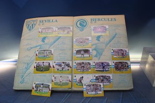 Álbum de cromos: Campeonato Liga 84-85 1ª División. Cromos Cano. Incompleto.