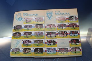 Álbum de cromos: Campeonato Liga 84-85 1ª División. Cromos Cano. Incompleto.