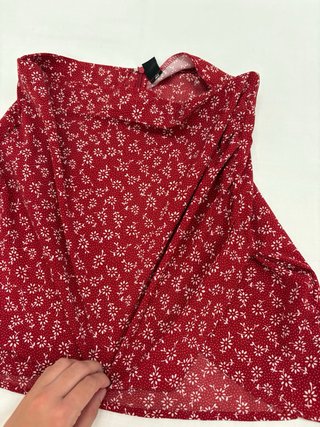 Falda corta estampada floral roja