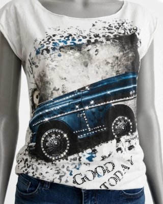 Camiseta blanca de manga corta de la marca Bershka