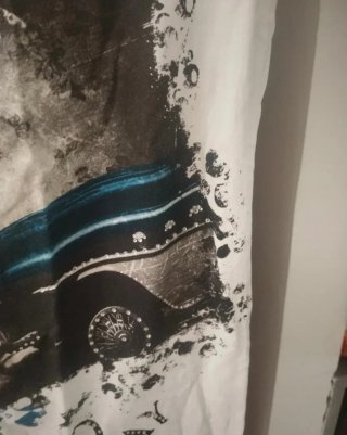 Camiseta blanca de manga corta de la marca Bershka