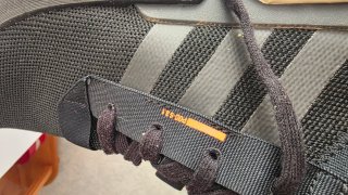 Sneakers Adidas Nere + Occhiali da Sole