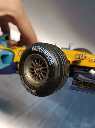 Alonso Renault R24 2004 Mattel, Hot Wheels 1:18. Maqueta coche Fórmula 1.