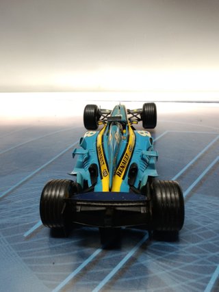 Alonso Renault R24 2004 Mattel, Hot Wheels 1:18. Maqueta coche Fórmula 1.