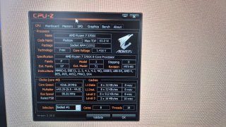 Ryzen 7 3700X con disipador AMD Wraith Prism RGB