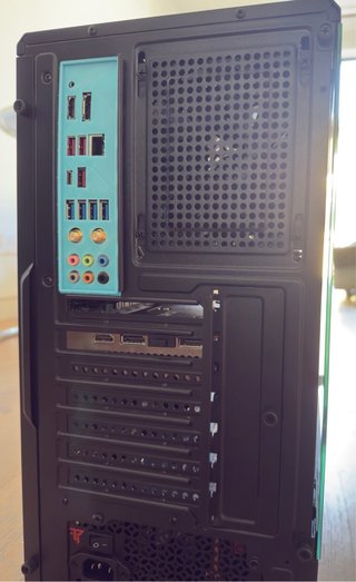 PC Gaming RTX 5060 Ryzen 5 9600x 32GB RAM ddr5