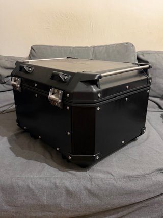 Baúl Kappa K’Force KFR48 48L Aluminio Negro