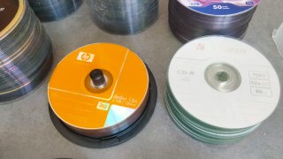 Más de 500 DVDs vírgenes  Varias marcas