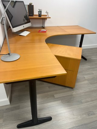 Escritorio de esquina madera con cajonera