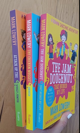 3 libros de la serie de mark lowery en ingles