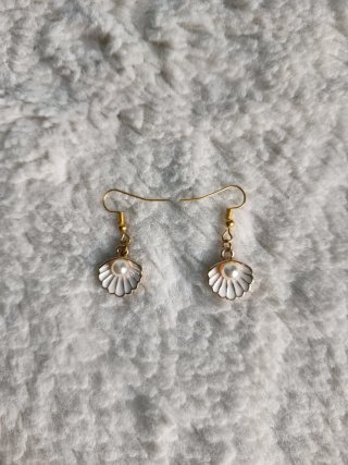 Conjunto collar y pendientes concha blanca