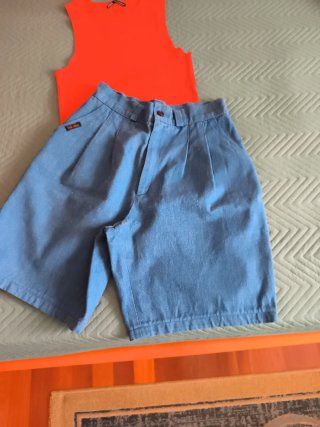 Conjunto camiseta roja y Pantalón Azul