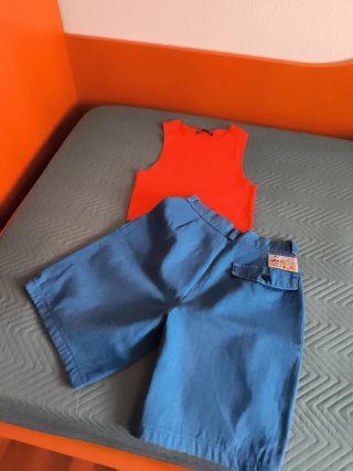 Conjunto camiseta roja y Pantalón Azul