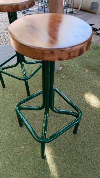 Banqueta vintage buena y muy fuerte