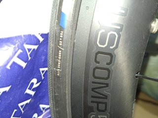 Specialized Tarmac Negra Mate con Ruedas Carbono