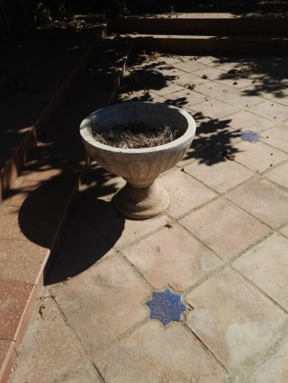 Jardinera de granito