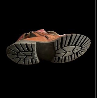 Botines de piel marrones y negros